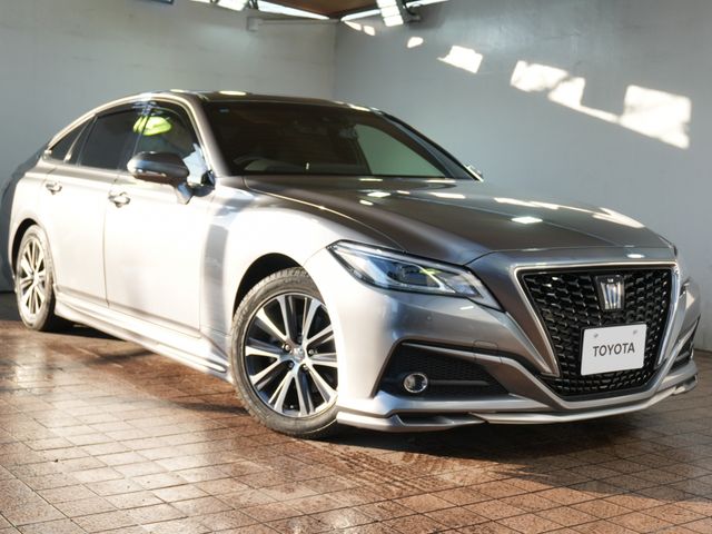 TOYOTA / CROWN sedan hybrid