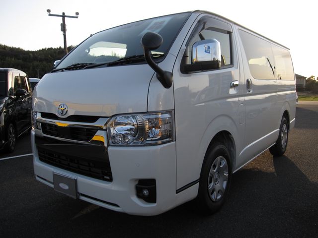 TOYOTA / HIACE van 2WD