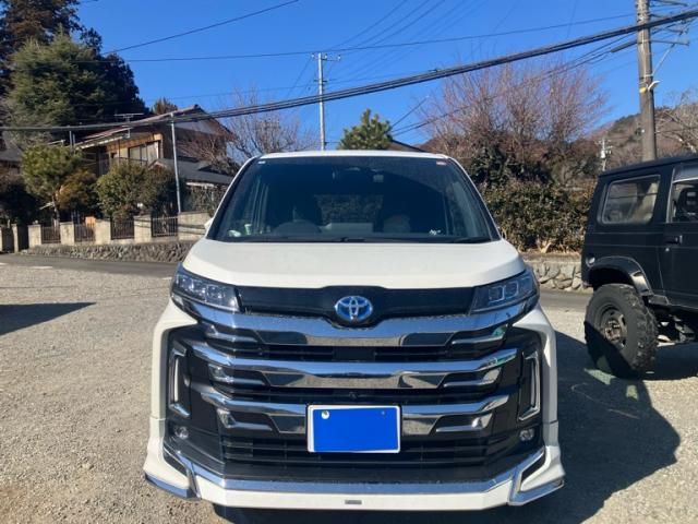 TOYOTA / NOAH HYBRID