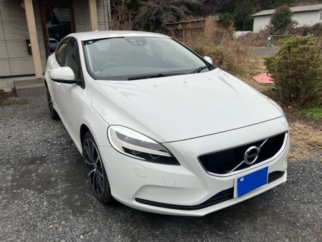 VOLVO / VOLVO V40
