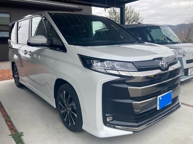 TOYOTA / NOAH HYBRID