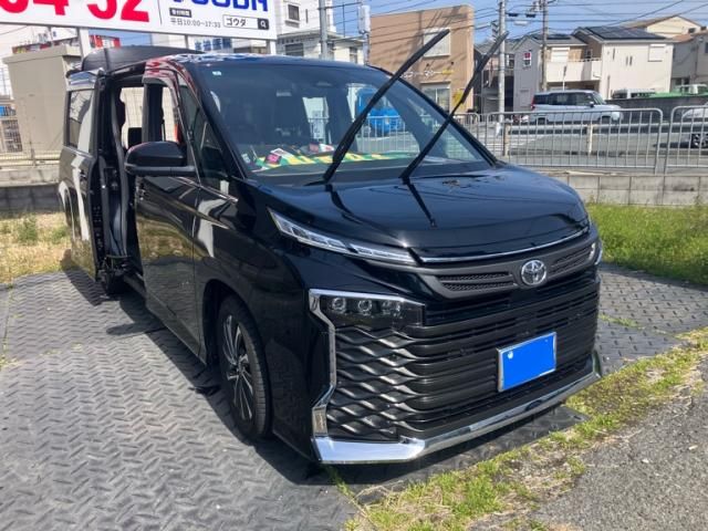 TOYOTA / VOXY