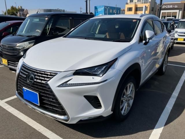 Japanese used car Ref# 1527042 TOYOTA / LEXUS NX300 AWD