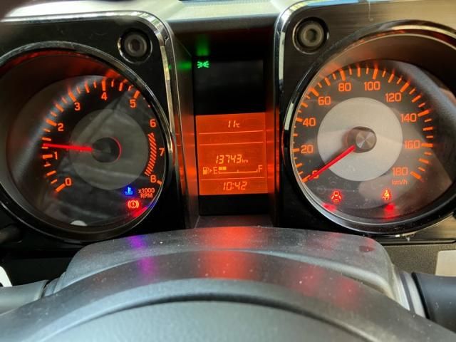 SUZUKI / JIMNY SIERRA