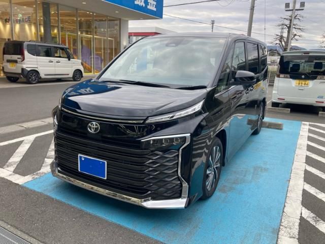 TOYOTA / VOXY HYBRID