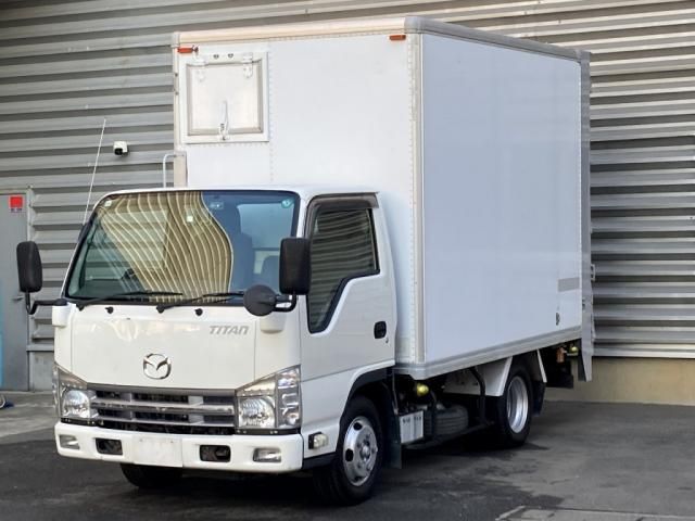 MAZDA / TITAN