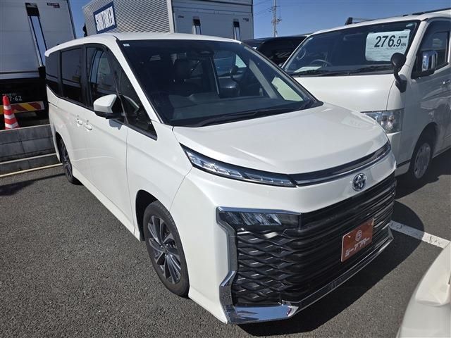 TOYOTA / VOXY HYBRID