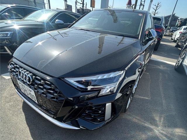 AUDI / AUDI RS3 Sedan