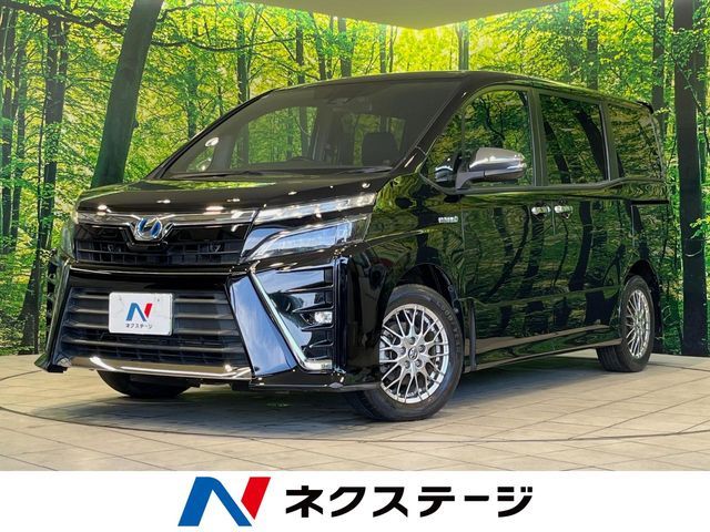TOYOTA / VOXY HYBRID