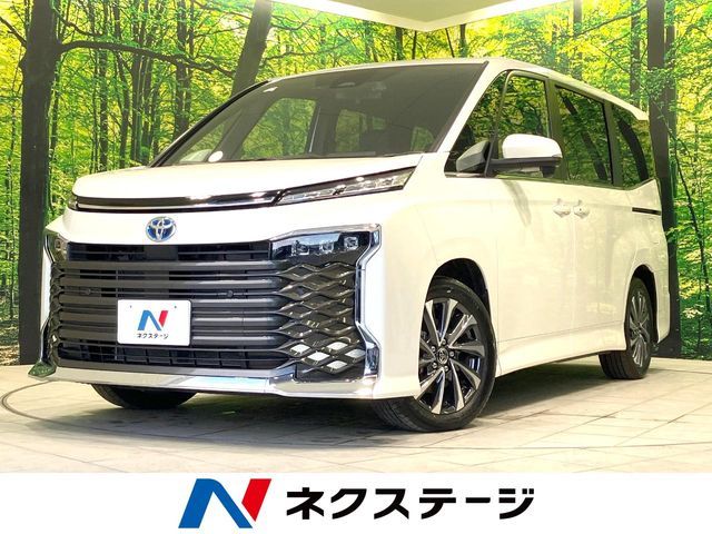 TOYOTA / VOXY HYBRID