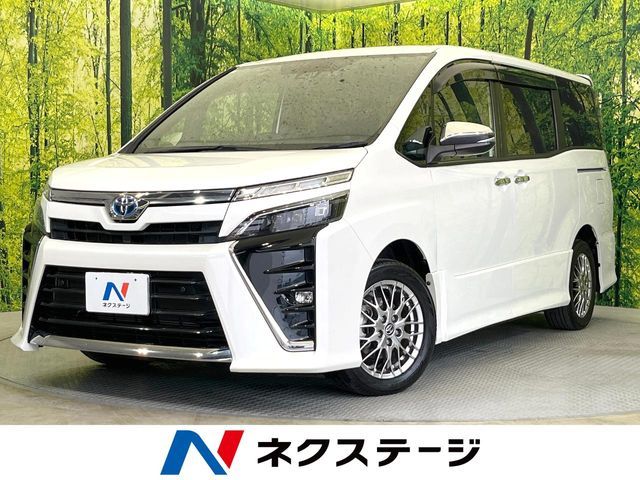 TOYOTA / VOXY HYBRID