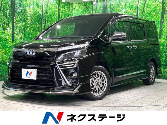 TOYOTA / VOXY HYBRID