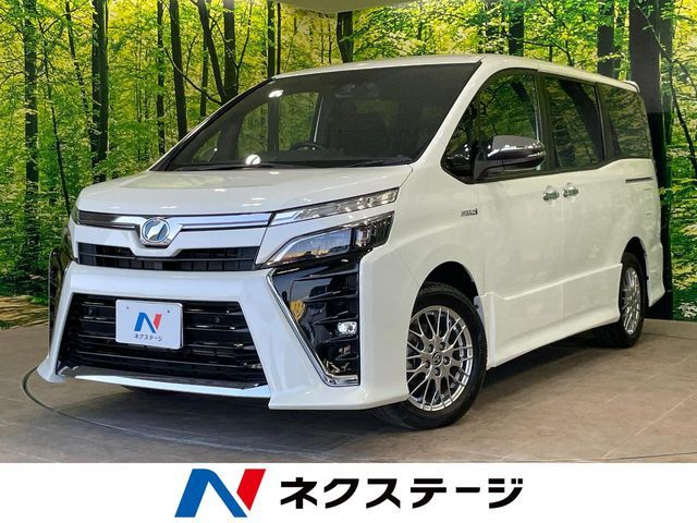 TOYOTA / VOXY HYBRID