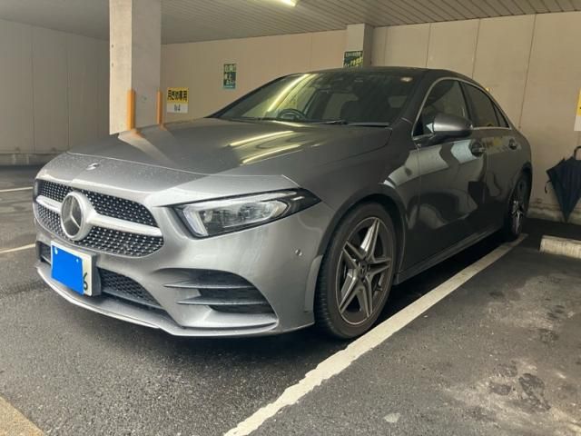 MERCEDES BENZ / MERCEDES BENZ A class sedan