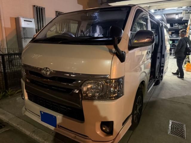 TOYOTA / HIACE van 4WD