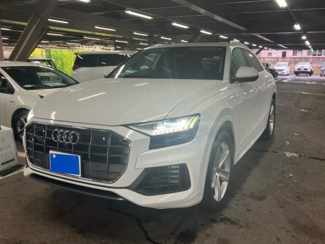AUDI / AUDI Q8