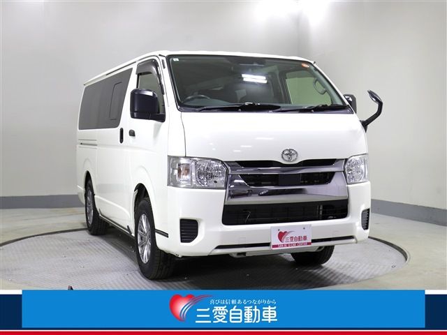 TOYOTA / HIACE van 4WD