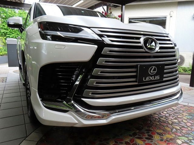 TOYOTA / LEXUS LX600
