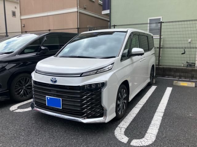 TOYOTA / VOXY HYBRID