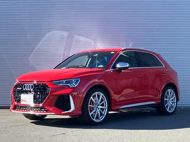 AUDI / AUDI RS Q3