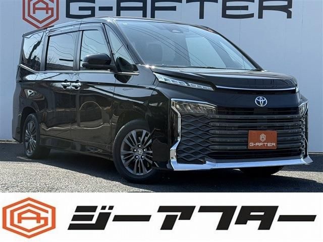 TOYOTA / VOXY HYBRID