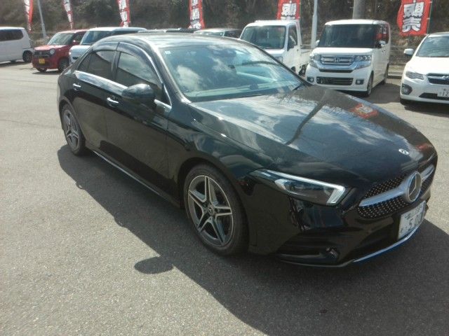 MERCEDES BENZ / MERCEDES BENZ A class sedan