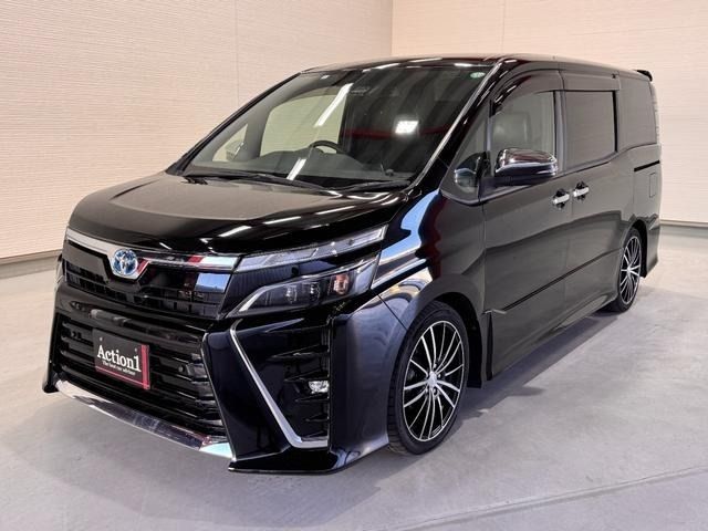 TOYOTA / VOXY HYBRID