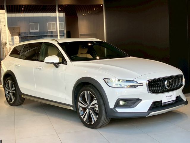 VOLVO / VOLVO V60 CROSS COUNTRY