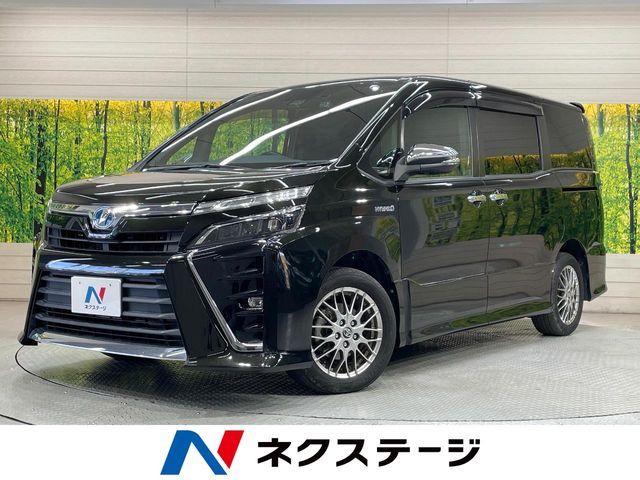 TOYOTA / VOXY HYBRID