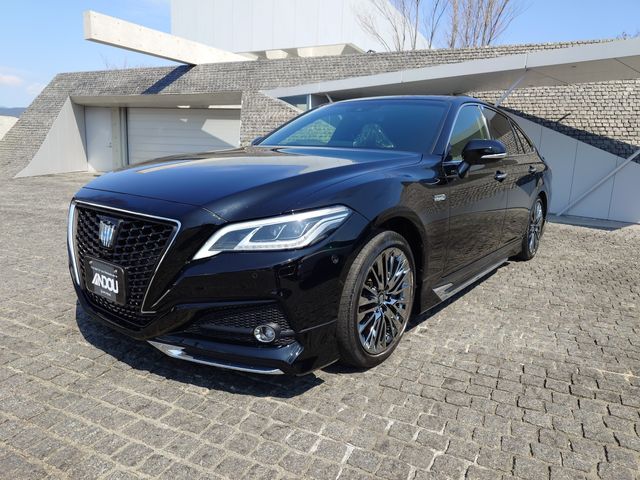 TOYOTA / CROWN sedan hybrid