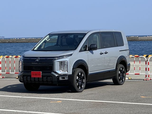 MITSUBISHI / DELICA D:5 4WD