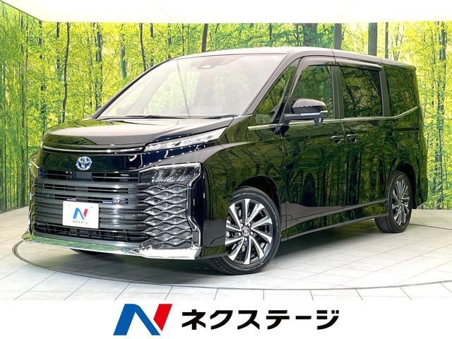 TOYOTA / VOXY HYBRID