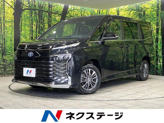 TOYOTA / VOXY HYBRID 4WD