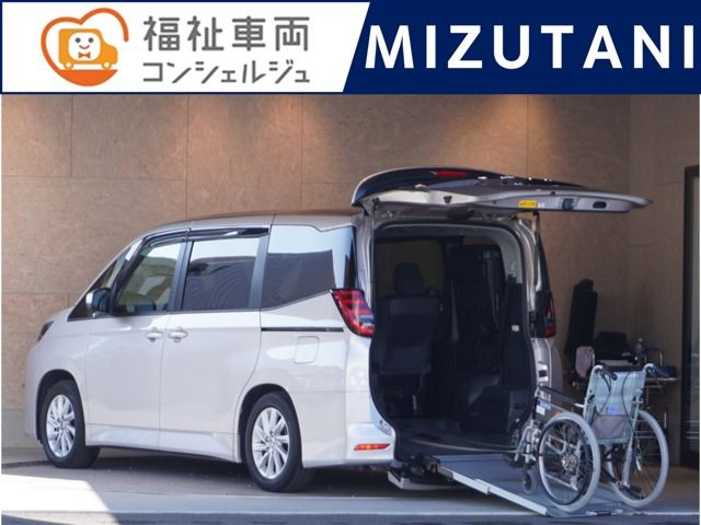 TOYOTA / NOAH HYBRID