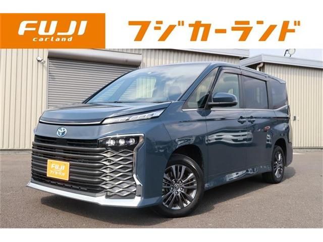 TOYOTA / VOXY HYBRID 4WD