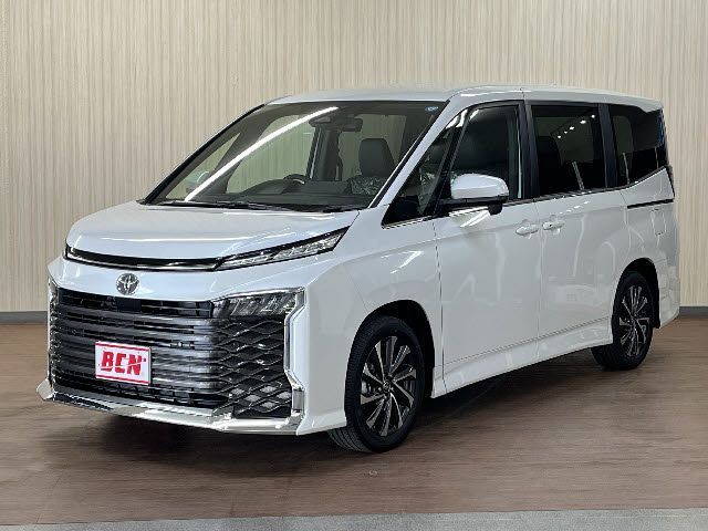 TOYOTA / VOXY HYBRID