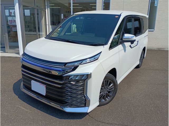 TOYOTA / VOXY HYBRID 4WD