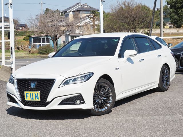 TOYOTA / CROWN sedan hybrid