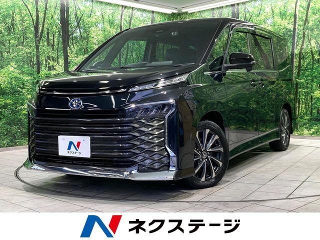 TOYOTA / VOXY HYBRID