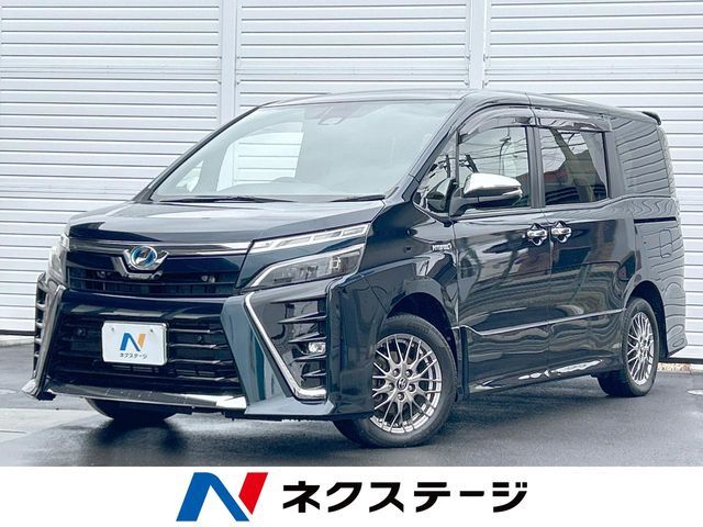 TOYOTA / VOXY HYBRID