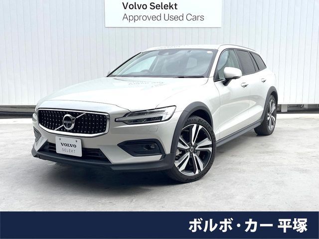 Japanese used car Ref# 1542602 VOLVO / VOLVO V60 CROSS COUNTRY
