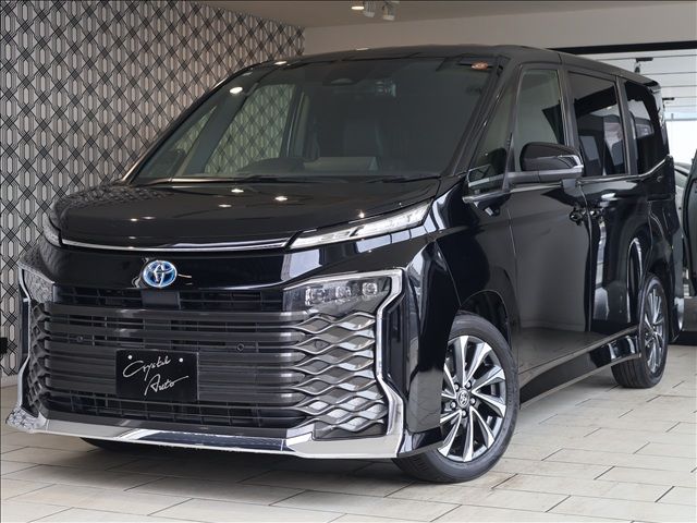 TOYOTA / VOXY HYBRID