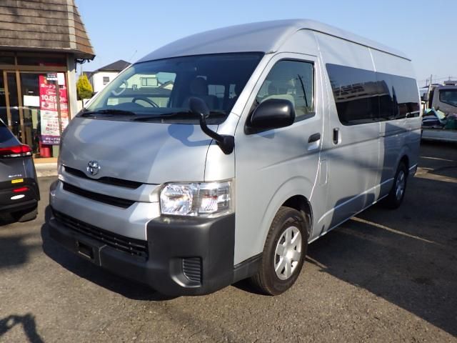 Japanese used car Ref# 1542935 TOYOTA / HIACE COMMUTER 4WD