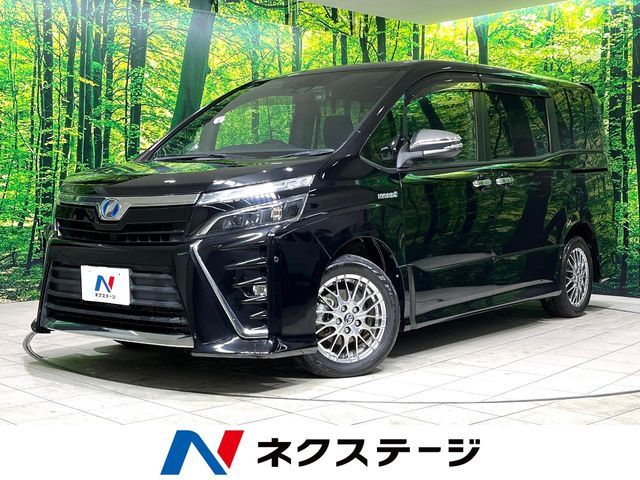 TOYOTA / VOXY HYBRID