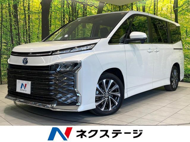 TOYOTA / VOXY HYBRID