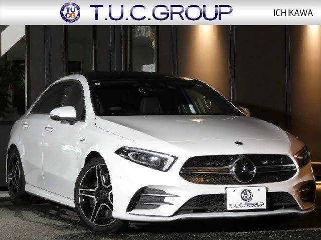 MERCEDES BENZ / MERCEDES AMG Aclass sedan