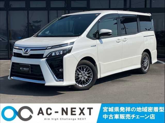 TOYOTA / VOXY HYBRID