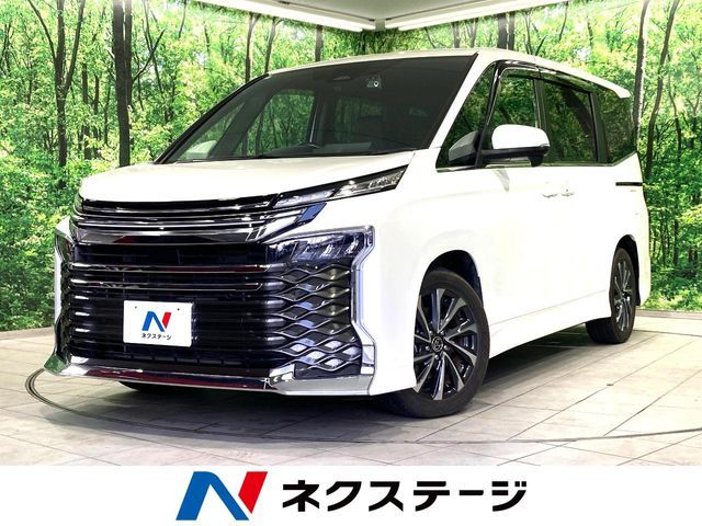 TOYOTA / VOXY HYBRID