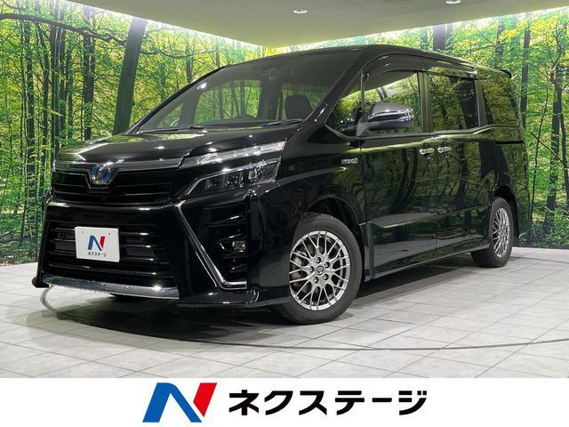 TOYOTA / VOXY HYBRID