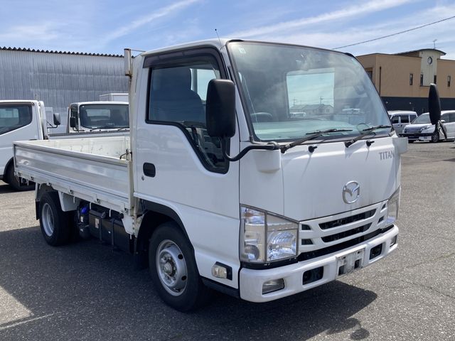 MAZDA / TITAN